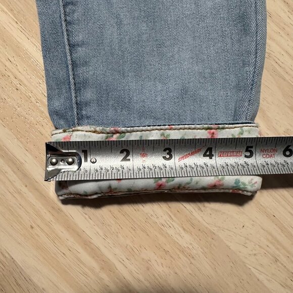 Judy Blue Floral Patch Jeans Distressed Lightwash Roll Hem Skinny Fit Women 28 - Picture 12 of 12